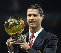 多米体育app-曼联连续四场胜利追平切尔西争夺前四冠